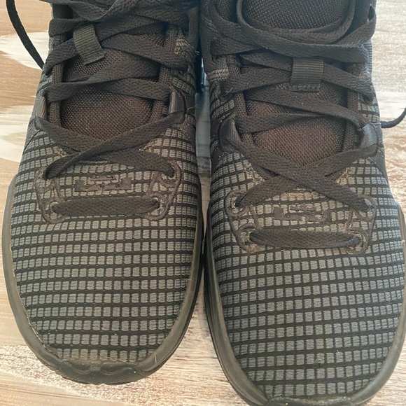 Nike Men’s Tennis Shoes “Lebrons” - Picture 4 of 9